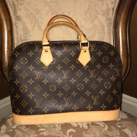 Louis Vuitton Handbags - Louis Vuitton Alma bag